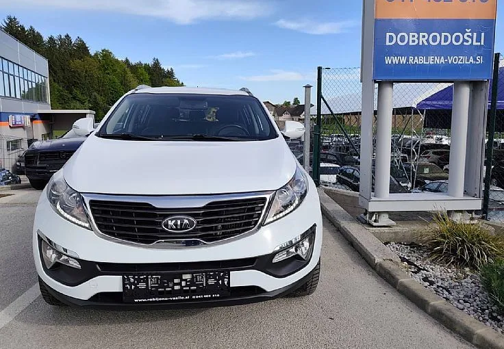 Zunanja slika - KIA Sportage - 2WD 1.7 CRDi Limited ZELO LEP - 2