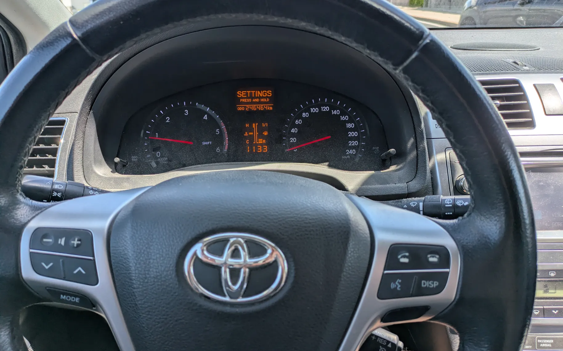 Notranja slika - Toyota Avensis - Wagon 2,2 D-4D Executive - 5