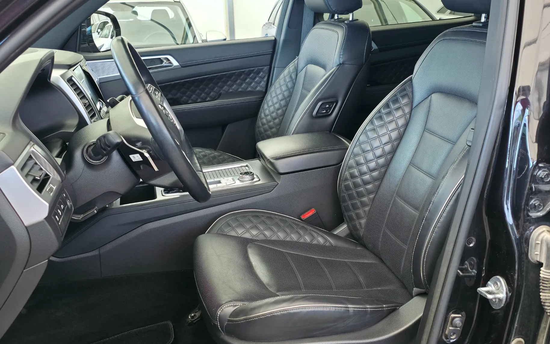 Zunanja slika - SsangYong Rexton - 2.2 XDI LIMITED 18 . 4x4 A T - 5