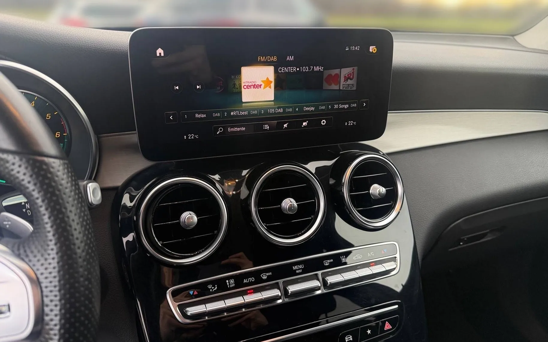 Zunanja slika - Mercedes-Benz GLC-Razred - GLC 300 de 4MATIC MULTIBEAM NAVI PDC KAMERA TOP... - 15