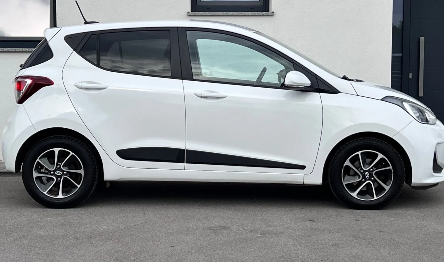 Zunanja slika - Hyundai i10 - 1.25+NAVI+ALU+LED+PDC+SLO - 5