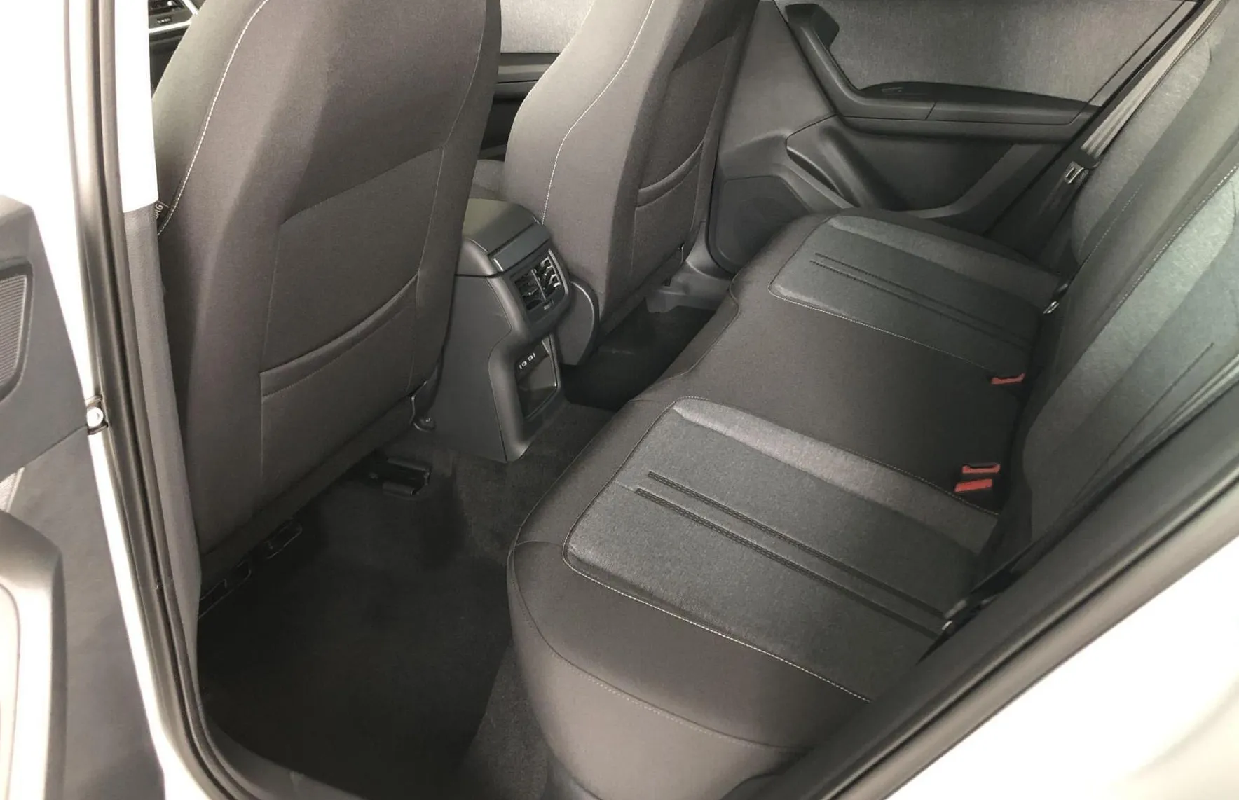 Zunanja slika - Seat Ateca - 1.5 TSI 110 KW STYLE EDITION DSG - 6