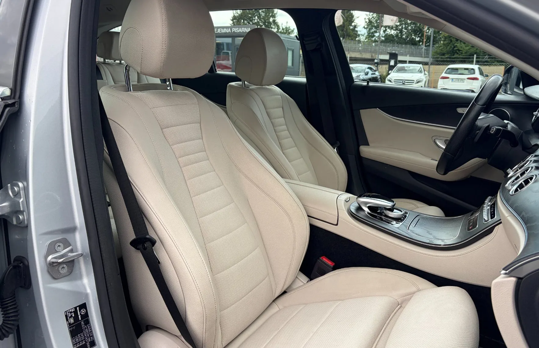 Zunanja slika - Mercedes-Benz E-Razred - E 220 d T Avantgarde Avt. - 7