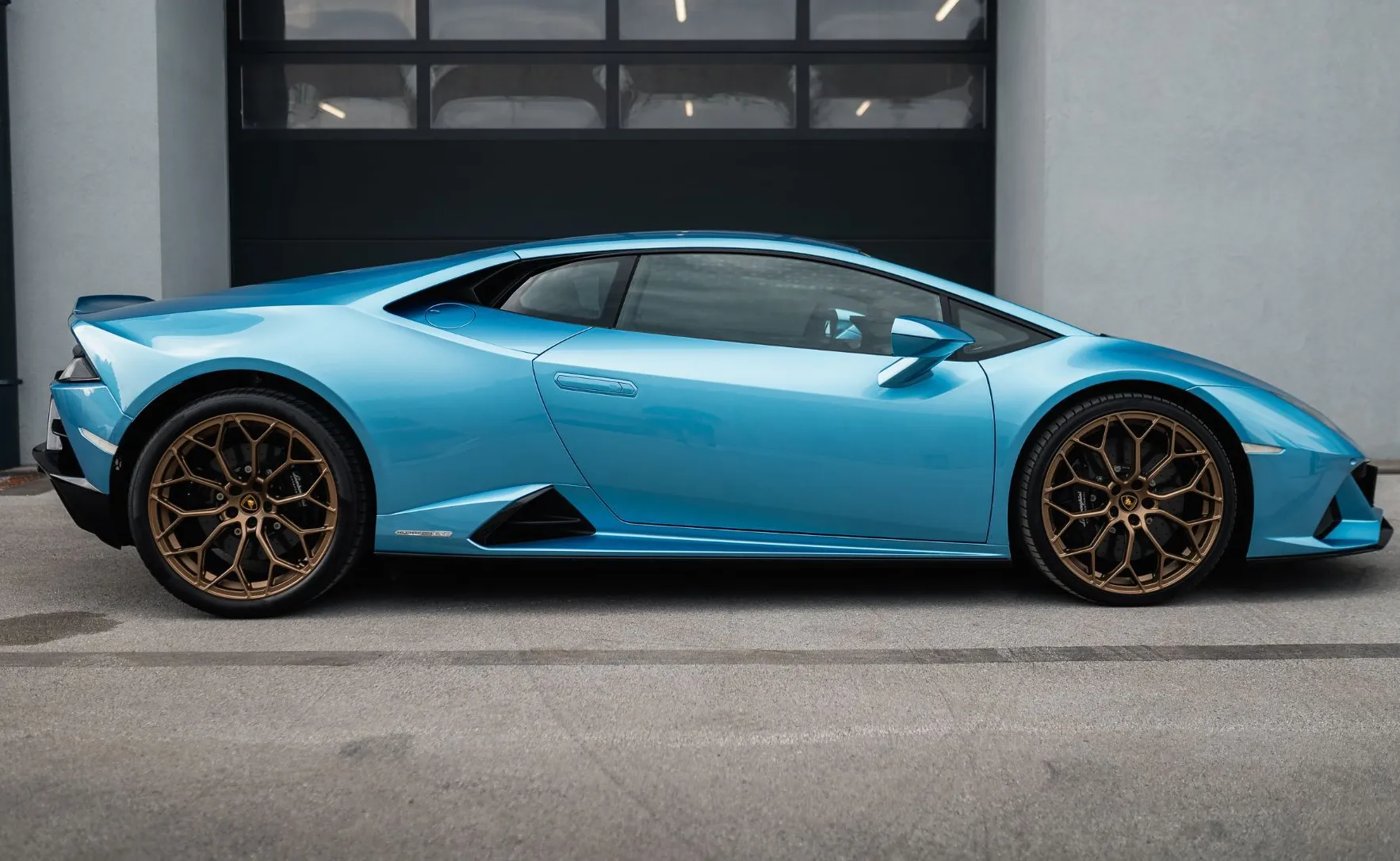 Zunanja slika - Lamborghini Huracan - EVO AWD AZZURO TERZO - 4