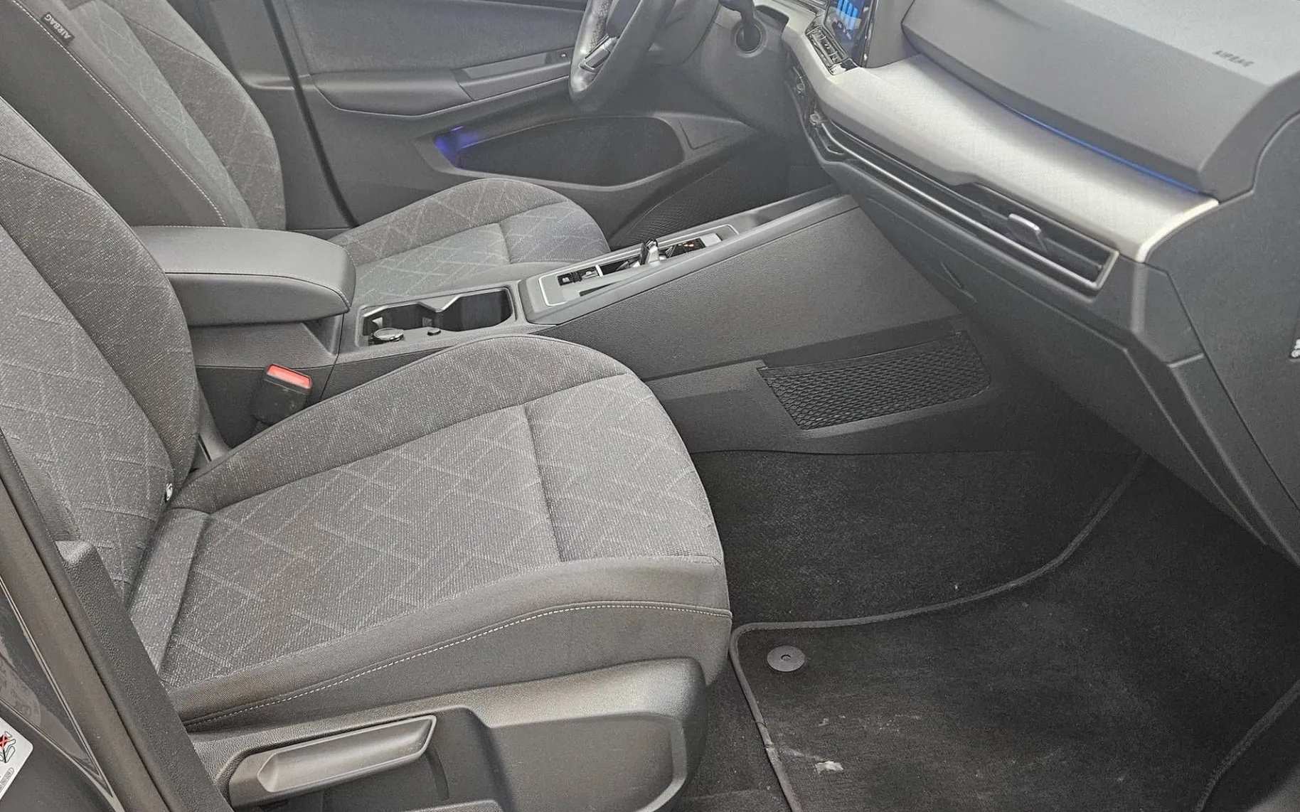 Notranja slika - Volkswagen Golf Variant - 2.0 TDI Life DSG 110 150 - 7