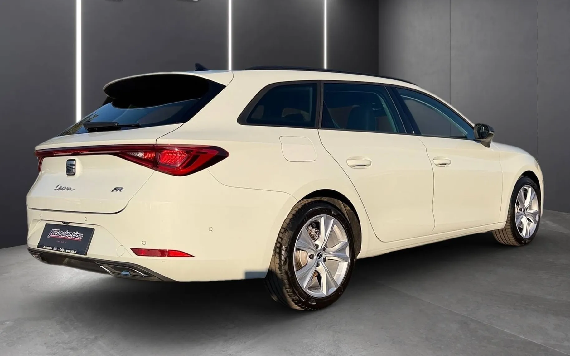 Zunanja slika - Seat Leon - ST 1.5 eTSI FR DSG-SLO-LED-ACC-Vl.kljuka-Keyless.. - 3