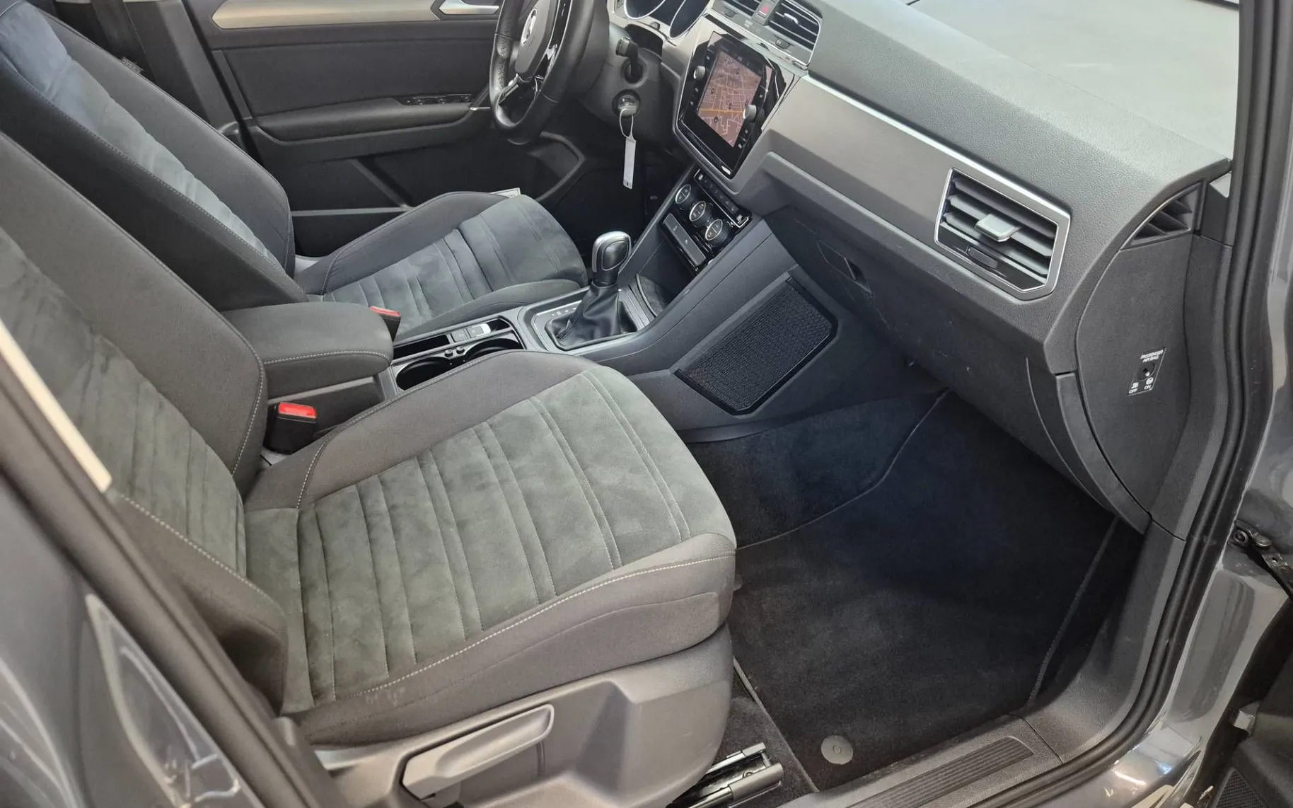 Notranja slika - Volkswagen Touran - 2.0 TDI DSG Comfortline 110 150 - 8