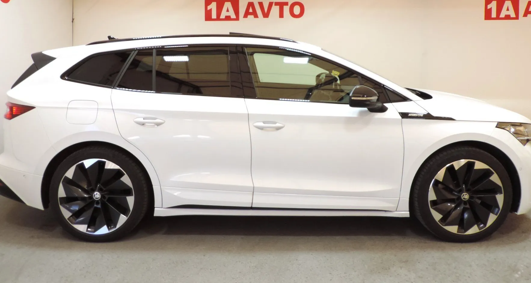 Zunanja slika - Škoda Enyaq - IV 80 Sport Line PANORAMA-ALCANTARA-KAMERA - 4