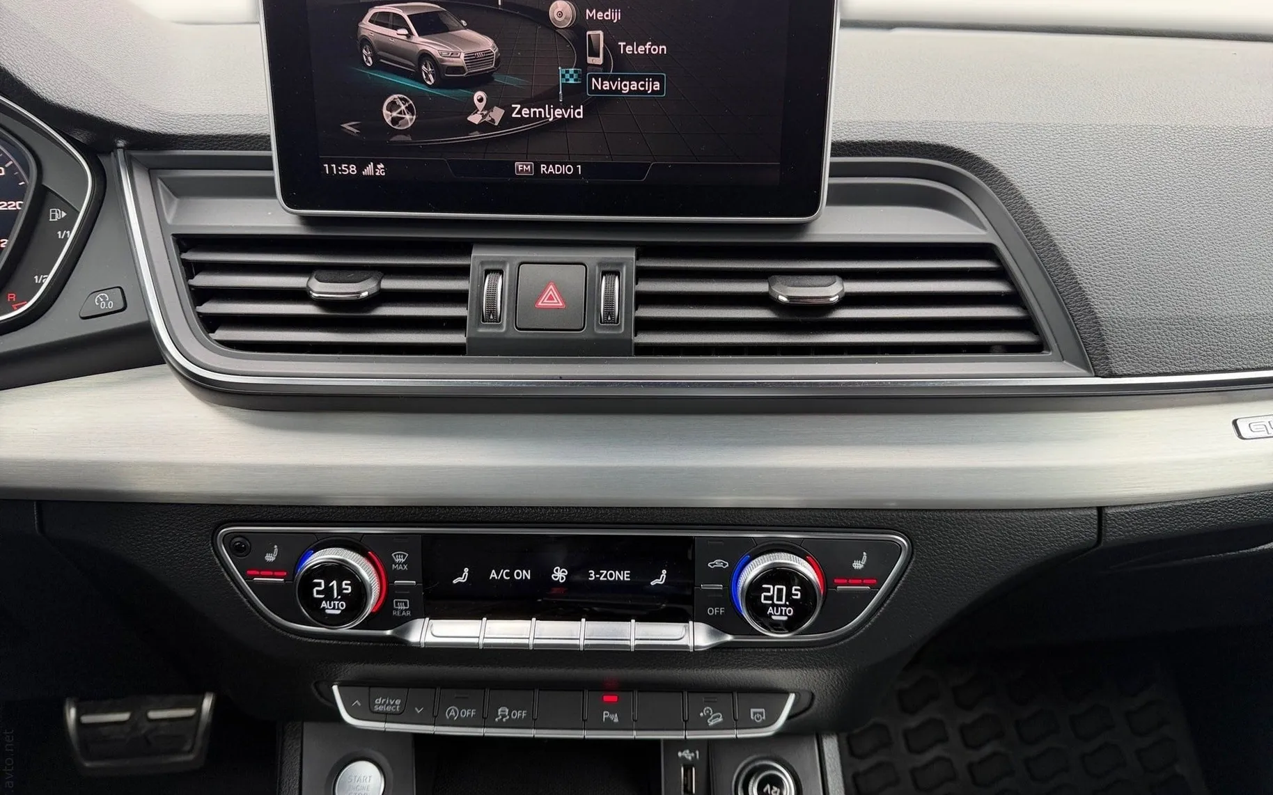 Notranja slika - Audi Q5 - Quattro 40 TDI S-Line S tronic-LED-PDC-Kamera-Na.. - 9