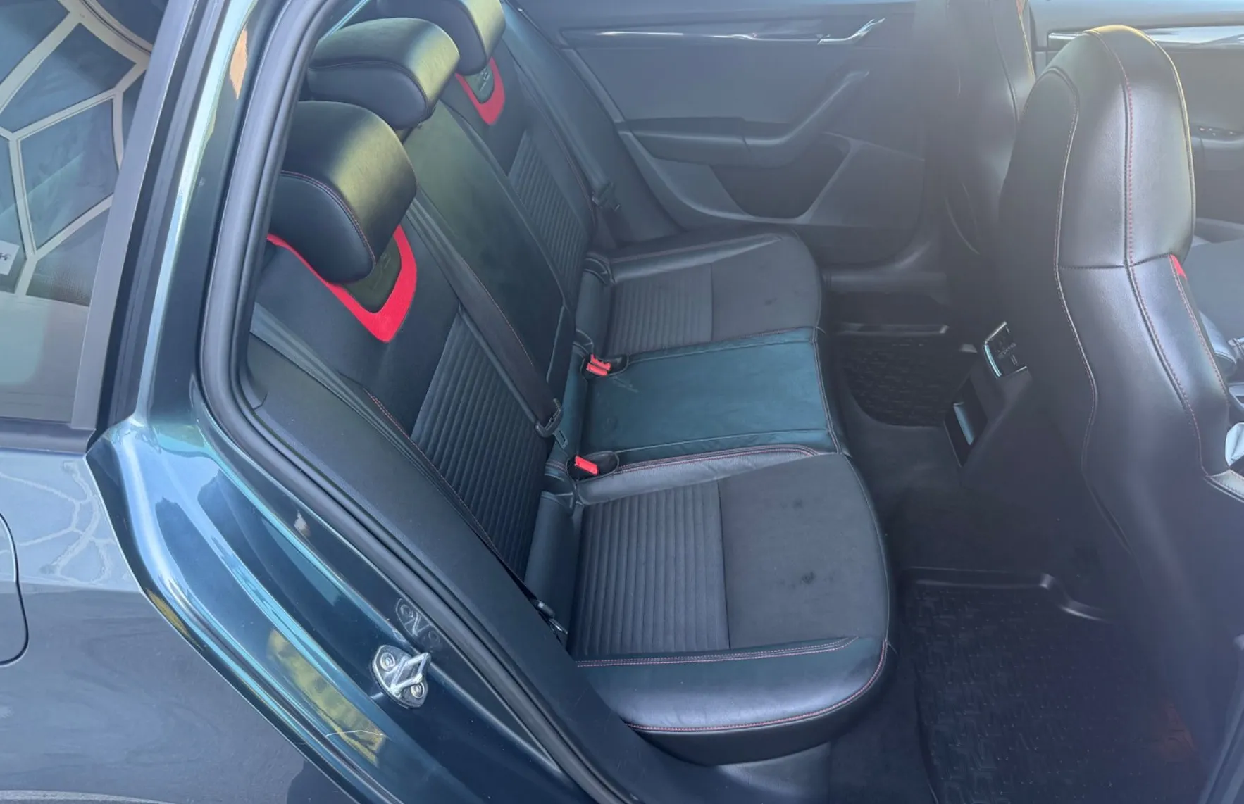 Zunanja slika - Škoda Octavia - Combi 2.0 TDI RS 184PS BI-XENON PANORAMA - 14