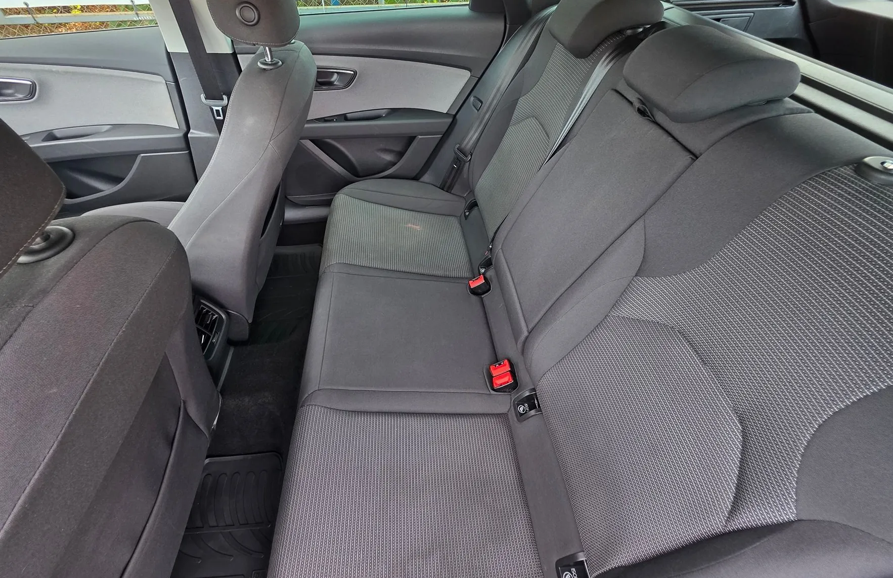 Zunanja slika - Seat Leon - ST 1.6 TDI STYLE DSG LED-KAMERA-SEAT SOUND-NAVI - 13