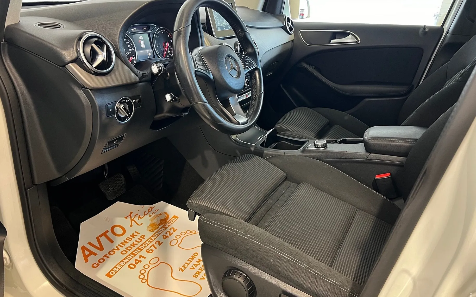 Notranja slika - Mercedes-Benz B-Razred - 200 d-AVTOMATIK-SPORT-LED-KAMERA-NAVI-TEMPOMAT - 9