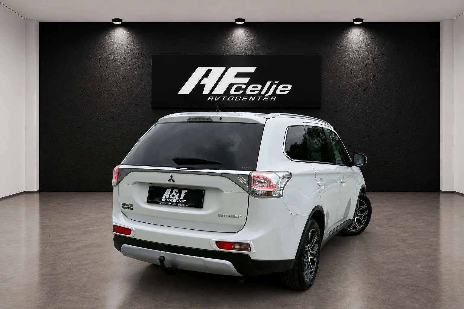 Zunanja slika - Mitsubishi Outlander - 2.2D-4X4-XENON-NAVI-KAMERA-LIZING TUJCE-ŠIBEDAH- - 5