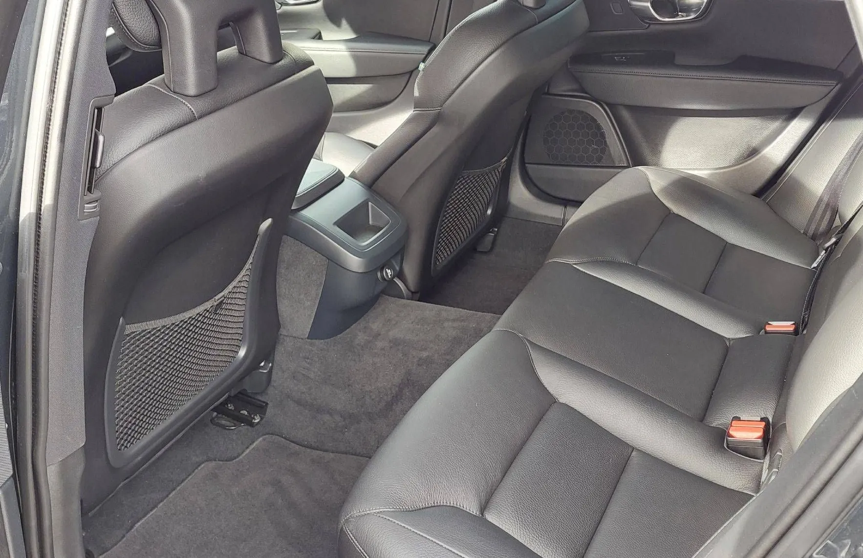 Zunanja slika - Volvo V90 - D3 Kinetic - 8