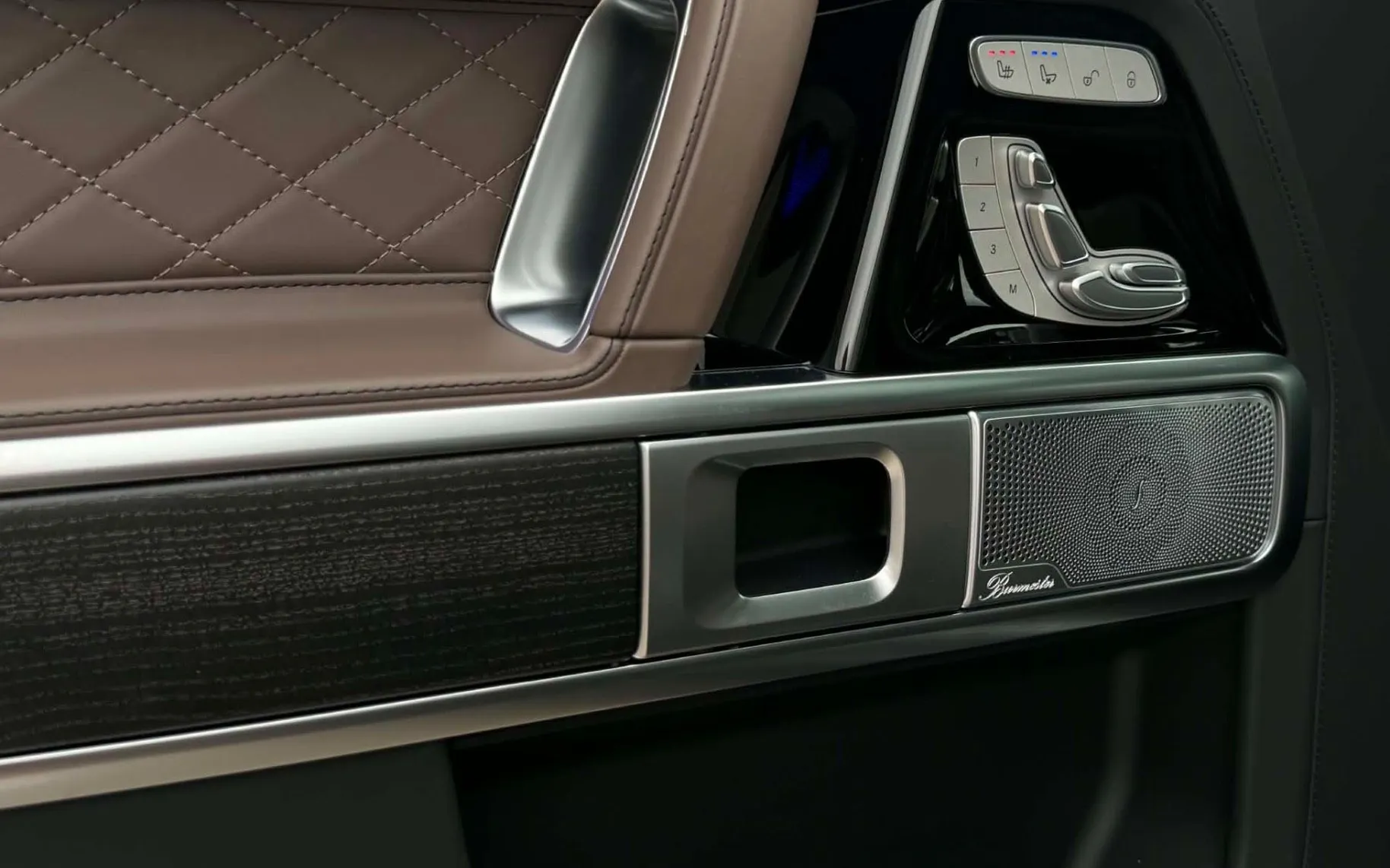 Notranja slika - Mercedes-Benz G-Razred - G63-AMG-V8-FACELIFT-MANUFAKTUR-MASAŽA-KEYLES- - 12