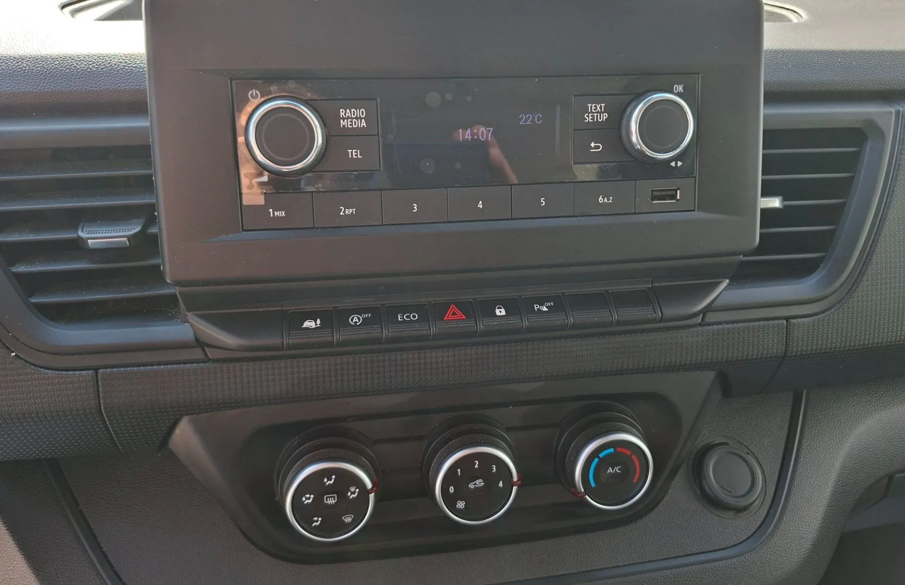 Zunanja slika - Renault Trafic - L2H1P2 - 14