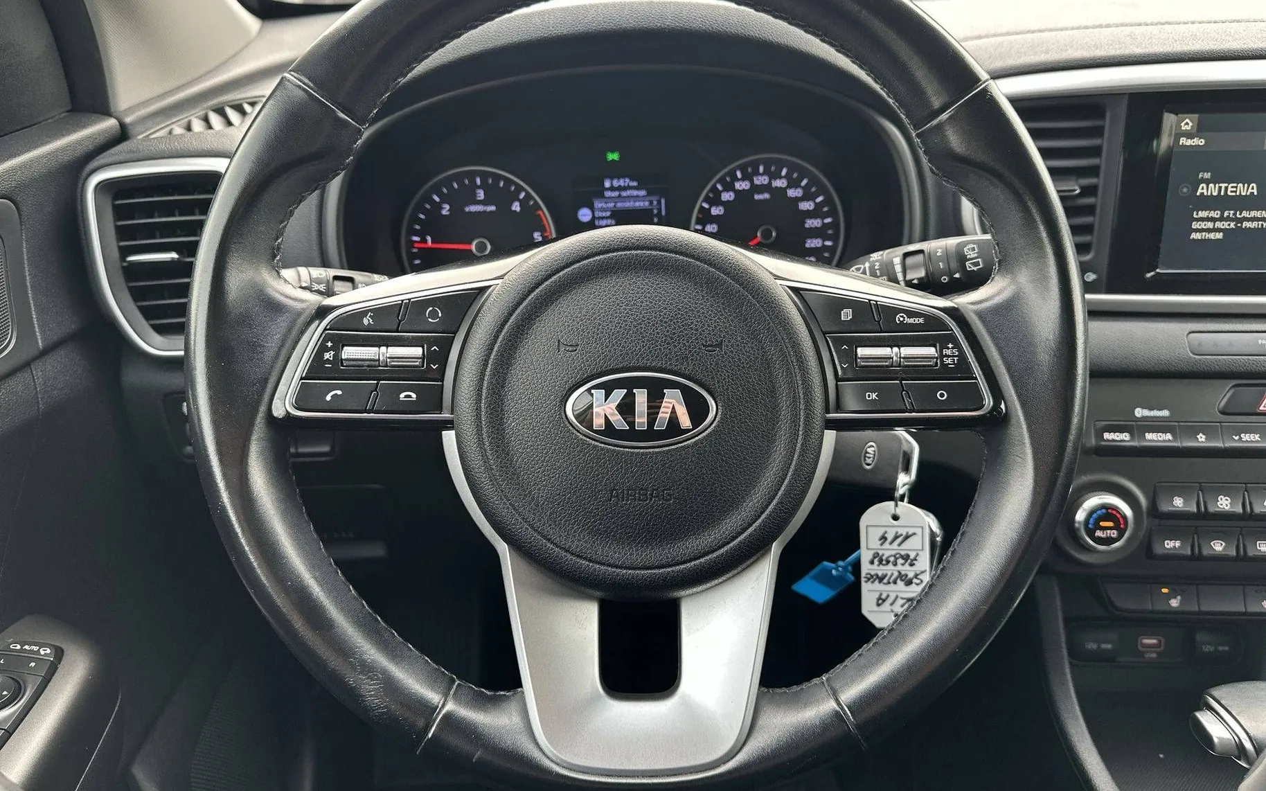 Notranja slika - KIA Sportage - 2WD 1.6 CRDI EX Fresh ISG DCT - 13