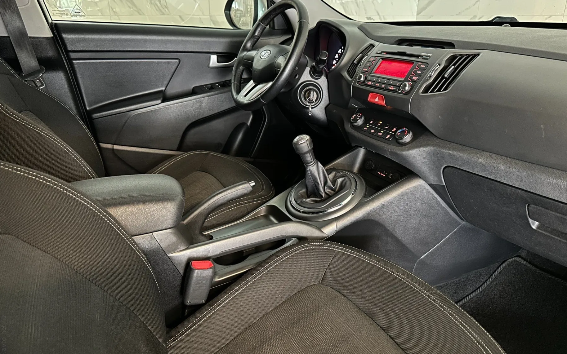 Notranja slika - KIA Sportage - 2.0 Active - Slovensko vozilo... - 12