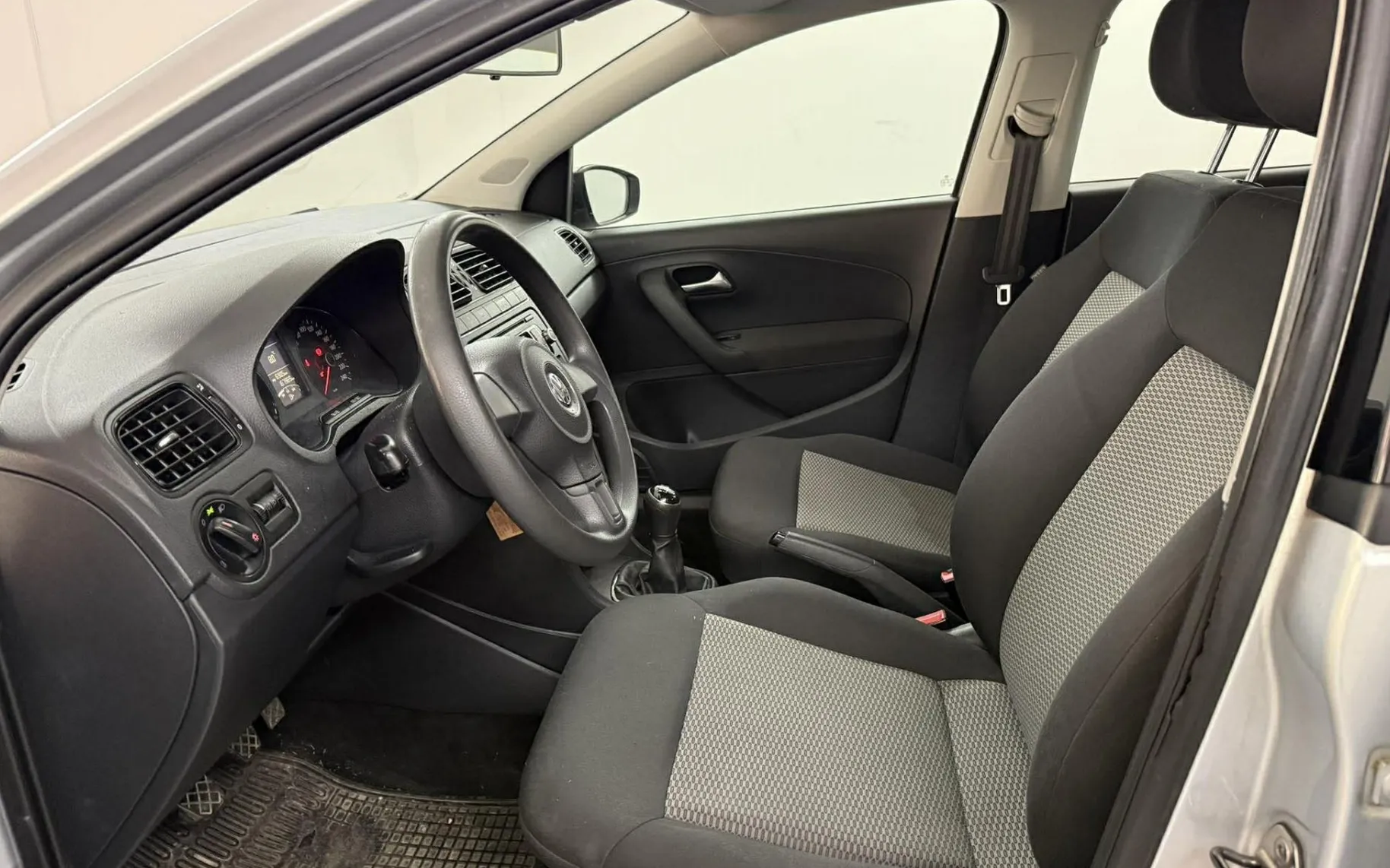 Zunanja slika - VW Polo - 1.2 TDI DPF Trendline 55  75 - 6