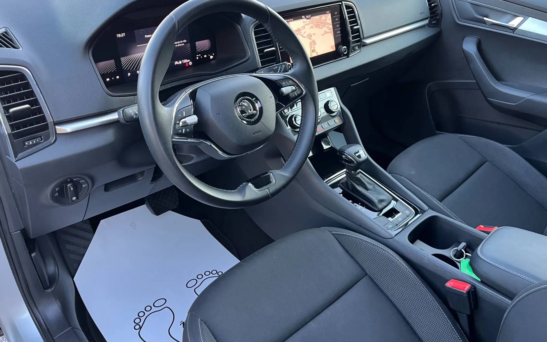 Notranja slika - Škoda Karoq - 2.0 TDI  DSG-1 LASTNIK-LED-NAVI-KAM-ODLIČNA... - 8
