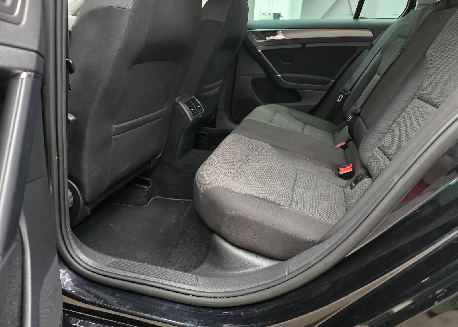 Zunanja slika - VW Golf - 2,0 TDI BMT Highline - 3