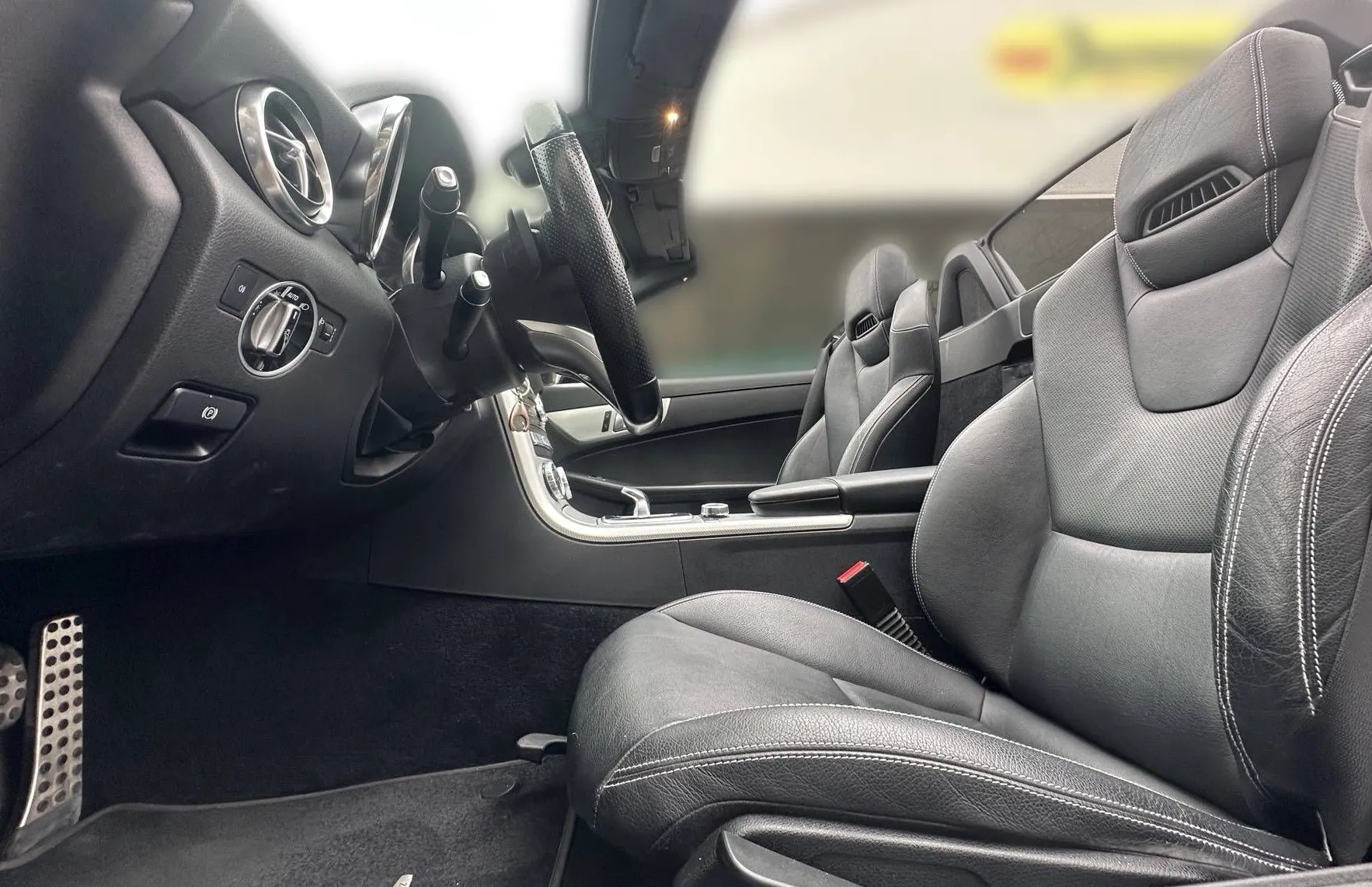 Zunanja slika - Mercedes-Benz SLC-Razred - 200 AUT. AMG-LINE LED NAVI TEMP PDC HARD-TOP HI-.. - 15
