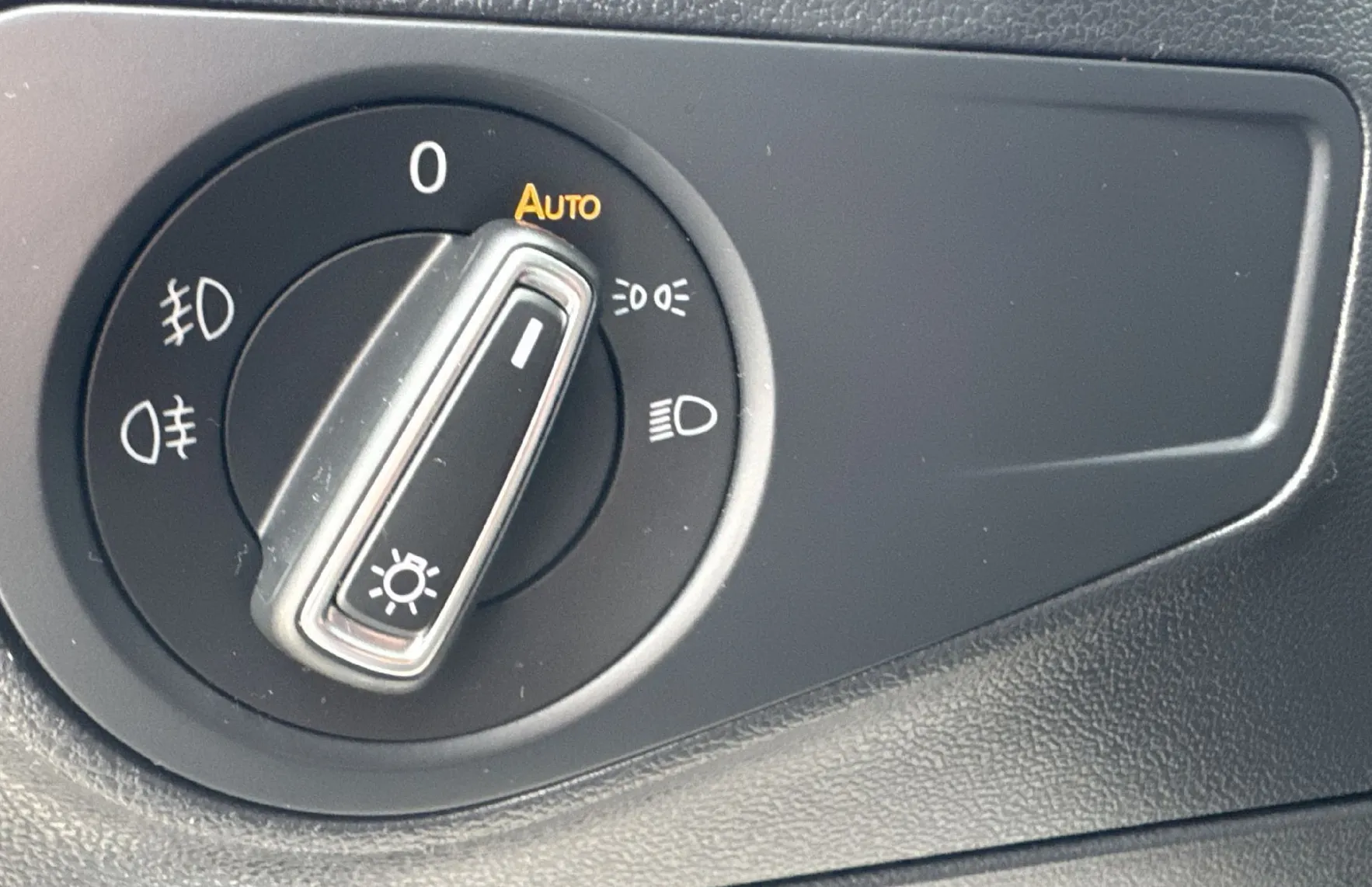 Zunanja slika - VW Tiguan Allspace - 7 SEDEŽEV-AVTOMATIK-EDITION-RADAR-NVI-KAMERA-GRET - 14