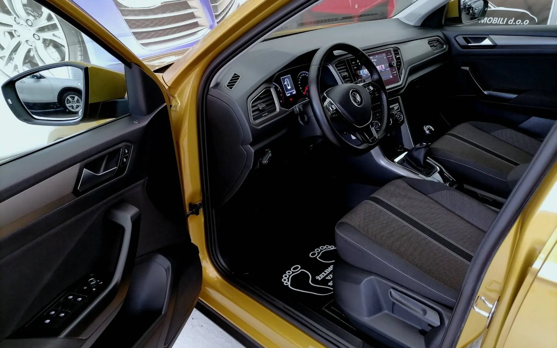 Zunanja slika - Volkswagen T-Roc - TSIStyle  LED NAVI ALU ACC RADAR KLJUKA KOT-NOV .. - 5