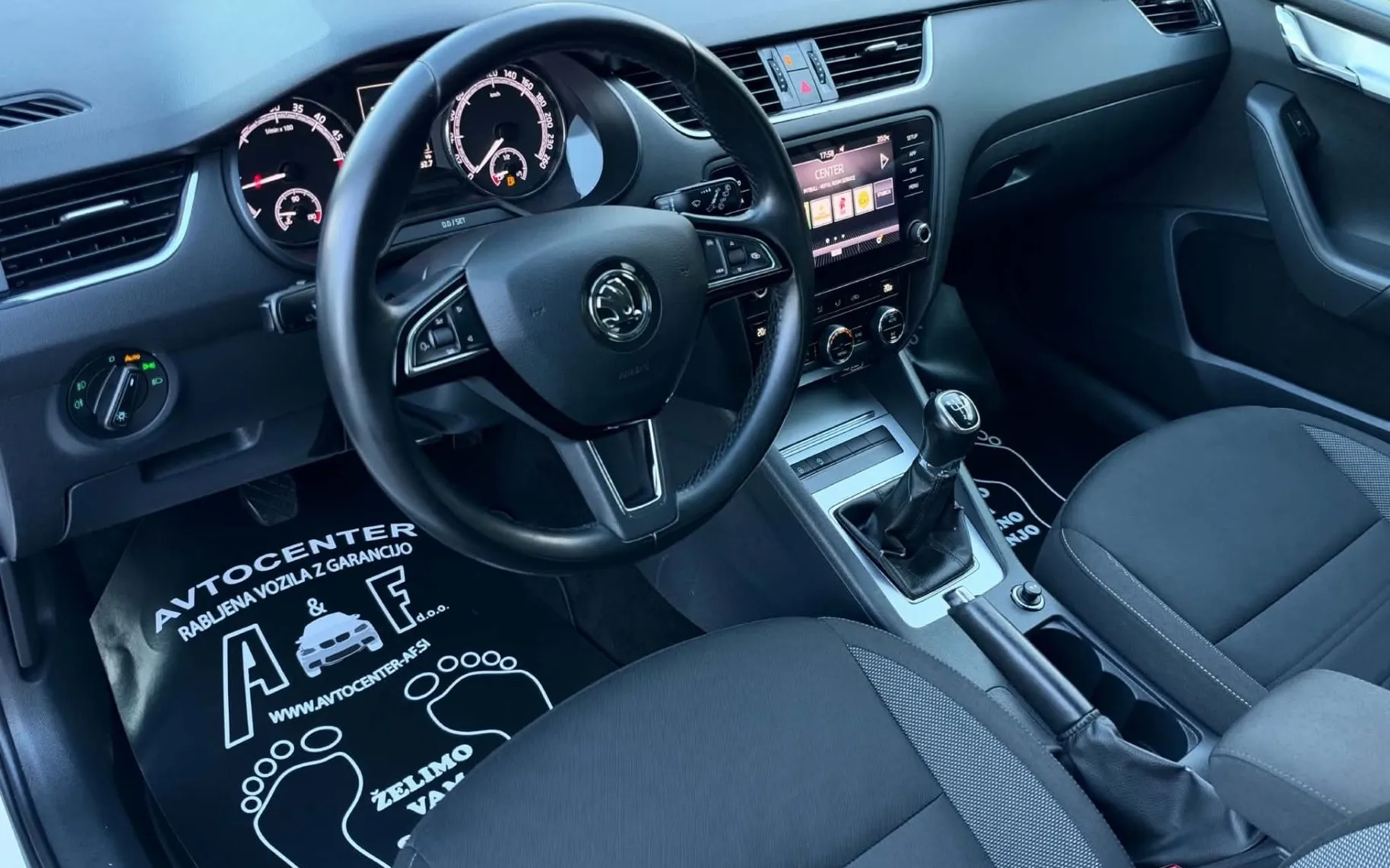 Notranja slika - Škoda Octavia - 1.6 TDI-LED-LIZING ZA TUJCE-TEMPOMAT-PDC- - 7