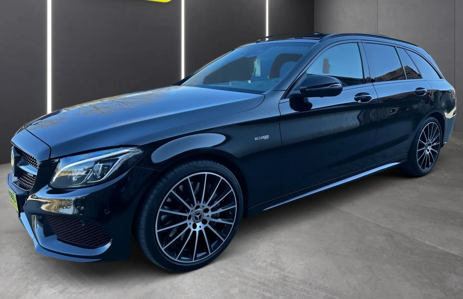 Zunanja slika - Mercedes-Benz C-Razred - 43 AMG 4MATIC MULTIBEAM PANO NAVI PDC 360 KAM TOP - 3