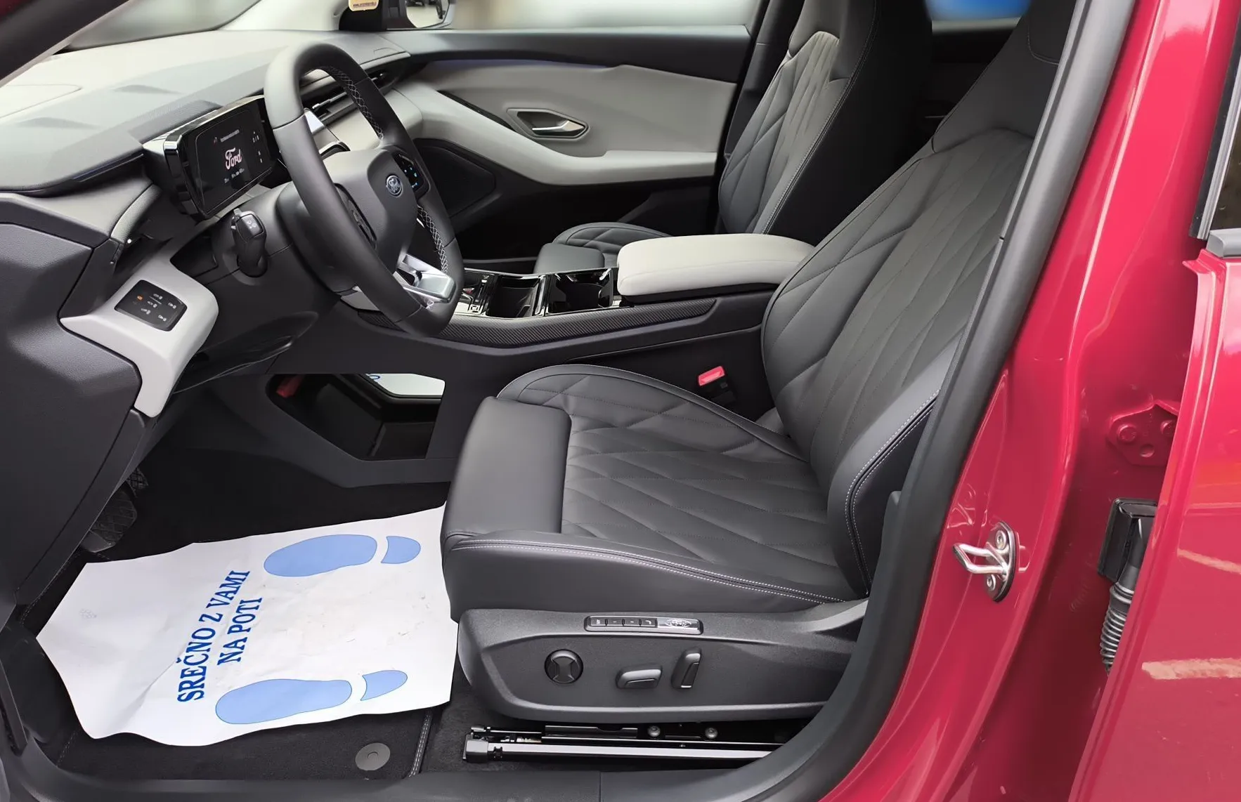 Zunanja slika - Ford Explorer - EV dvojni elektro. 79 kWh 250 kW at AWD PREMIUM - 9