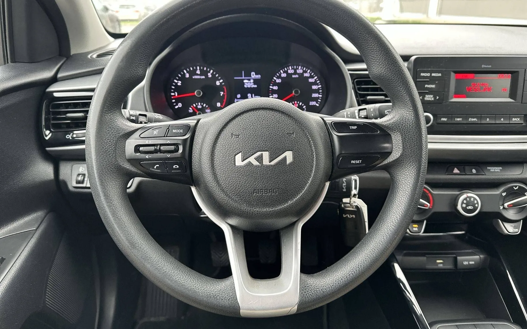 Notranja slika - KIA Rio - 1.2 DPI LX Fun ISG - 16