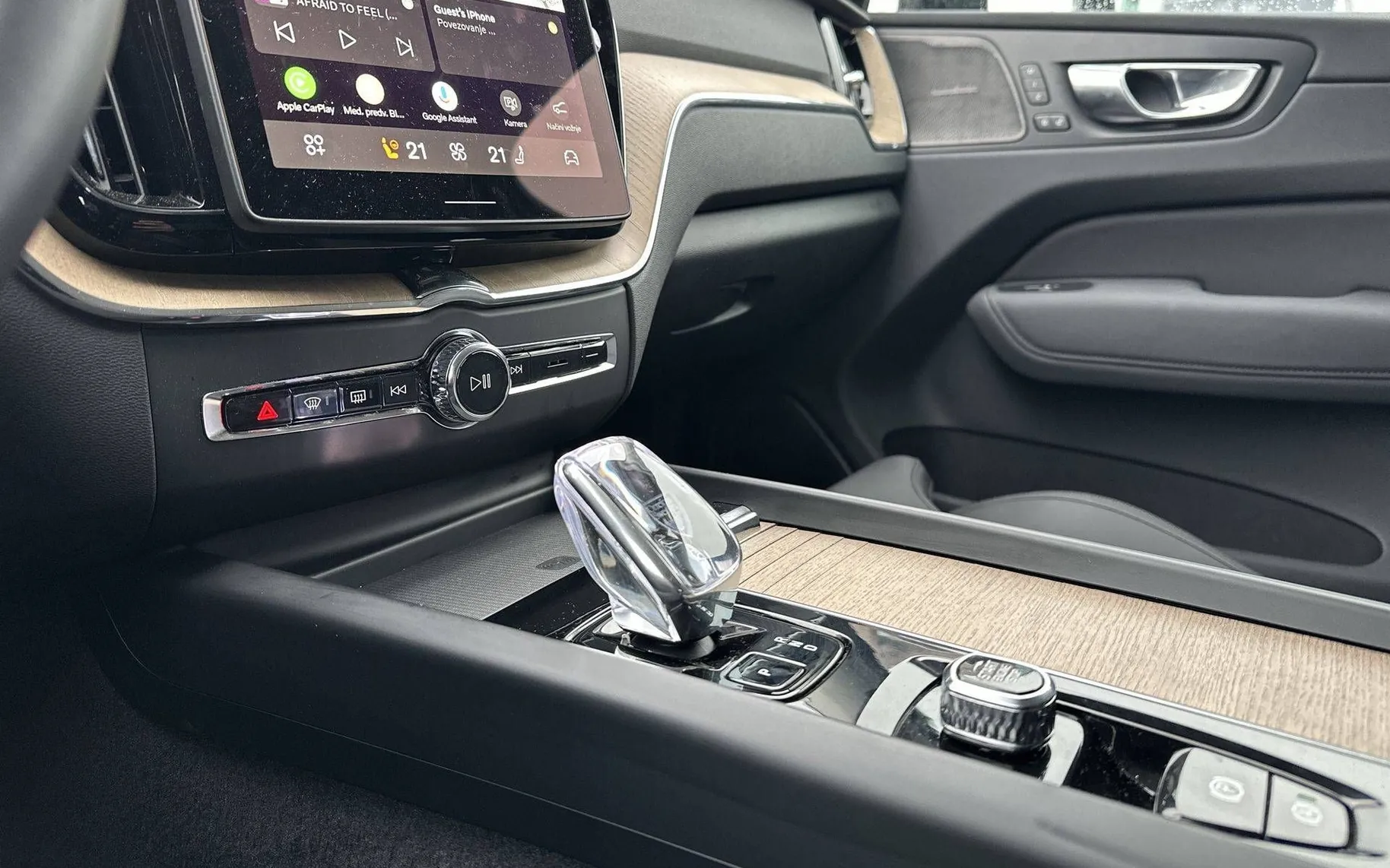 Notranja slika - Volvo XC60 - B5 P AWD Plus Dark Avt. - 20