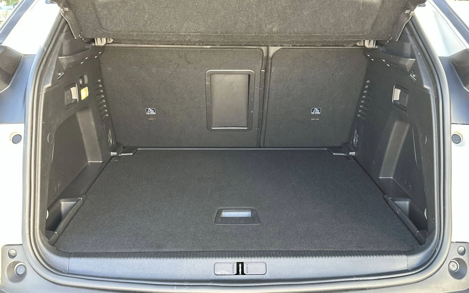 Notranja slika - Peugeot 3008 - 1.2 PureTech 130 S S Active Pack Avt. - 12