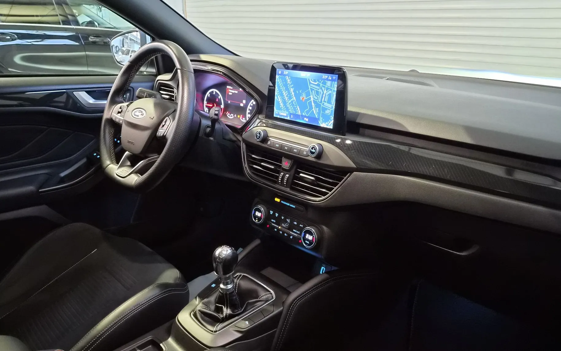 Zunanja slika - Ford Focus - 2.0TDCi ST NAVI PANO RECARO KAM LED - 8