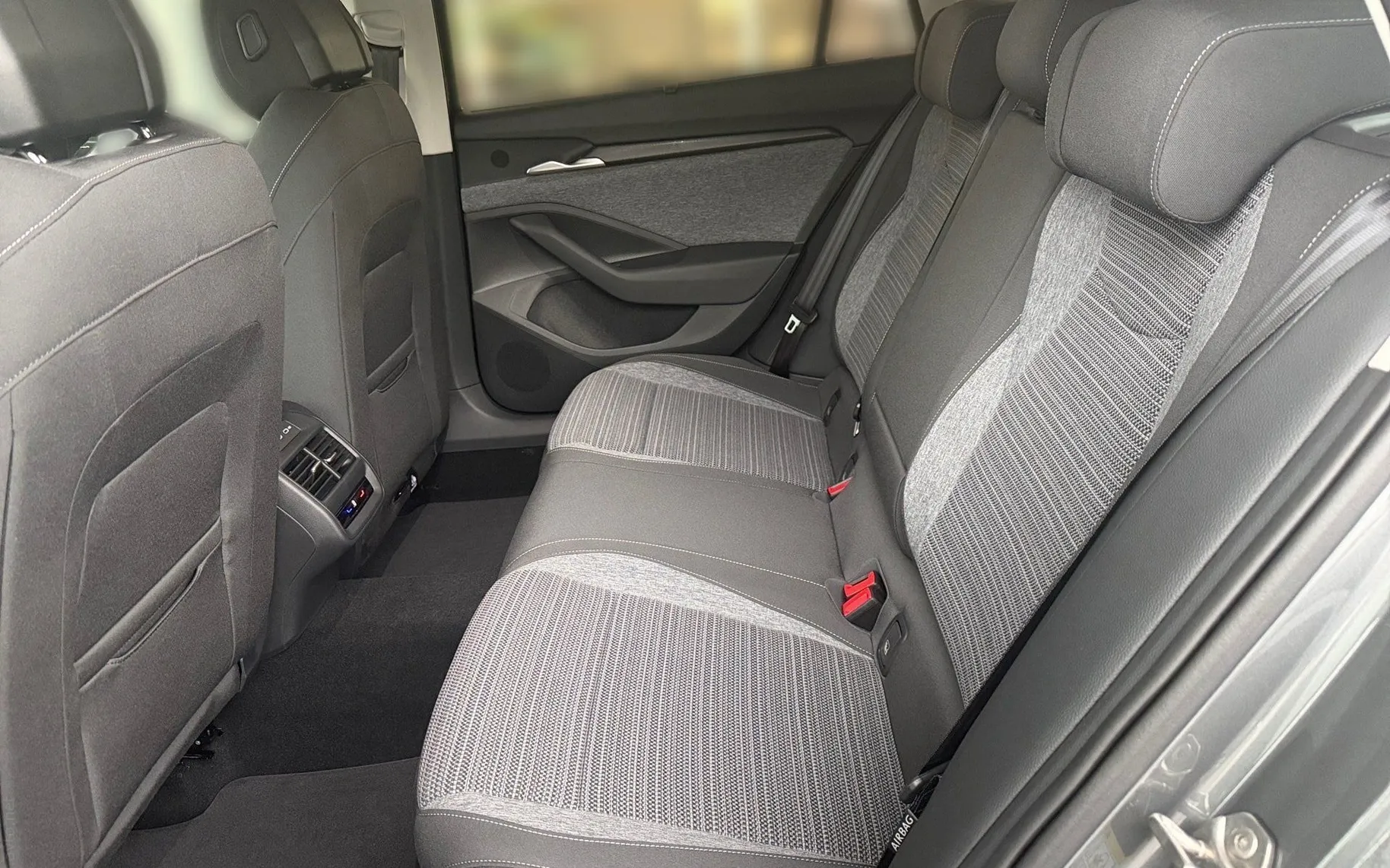 Notranja slika - Škoda Superb - Combi 2.0 TDI Selection DSG... - 11