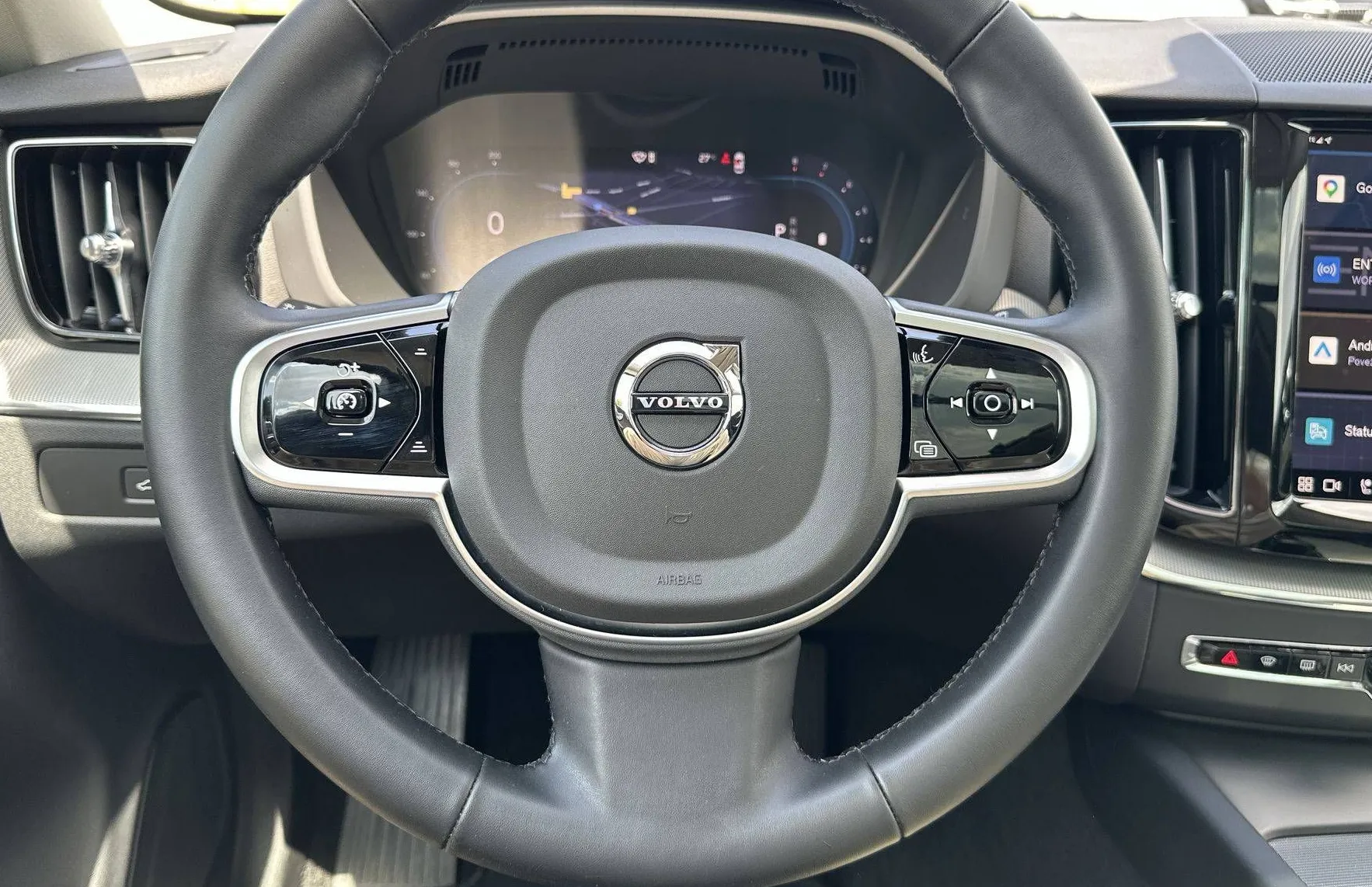 Zunanja slika - Volvo XC60 - B5 P AWD Plus Dark Avt. - 14