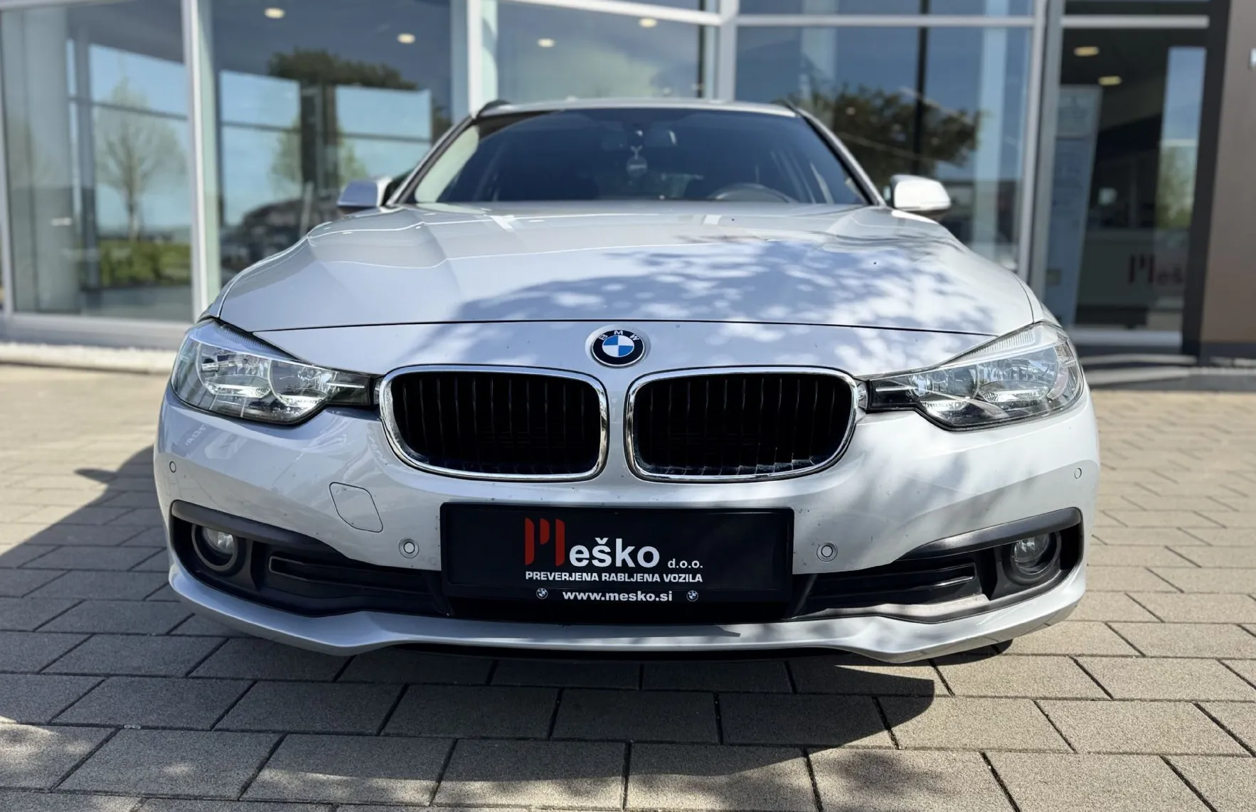 Zunanja slika - BMW Serija 3 - Touring: 318d AUT alu-pdc-navi-acc-gretje sedežev-servis - 2