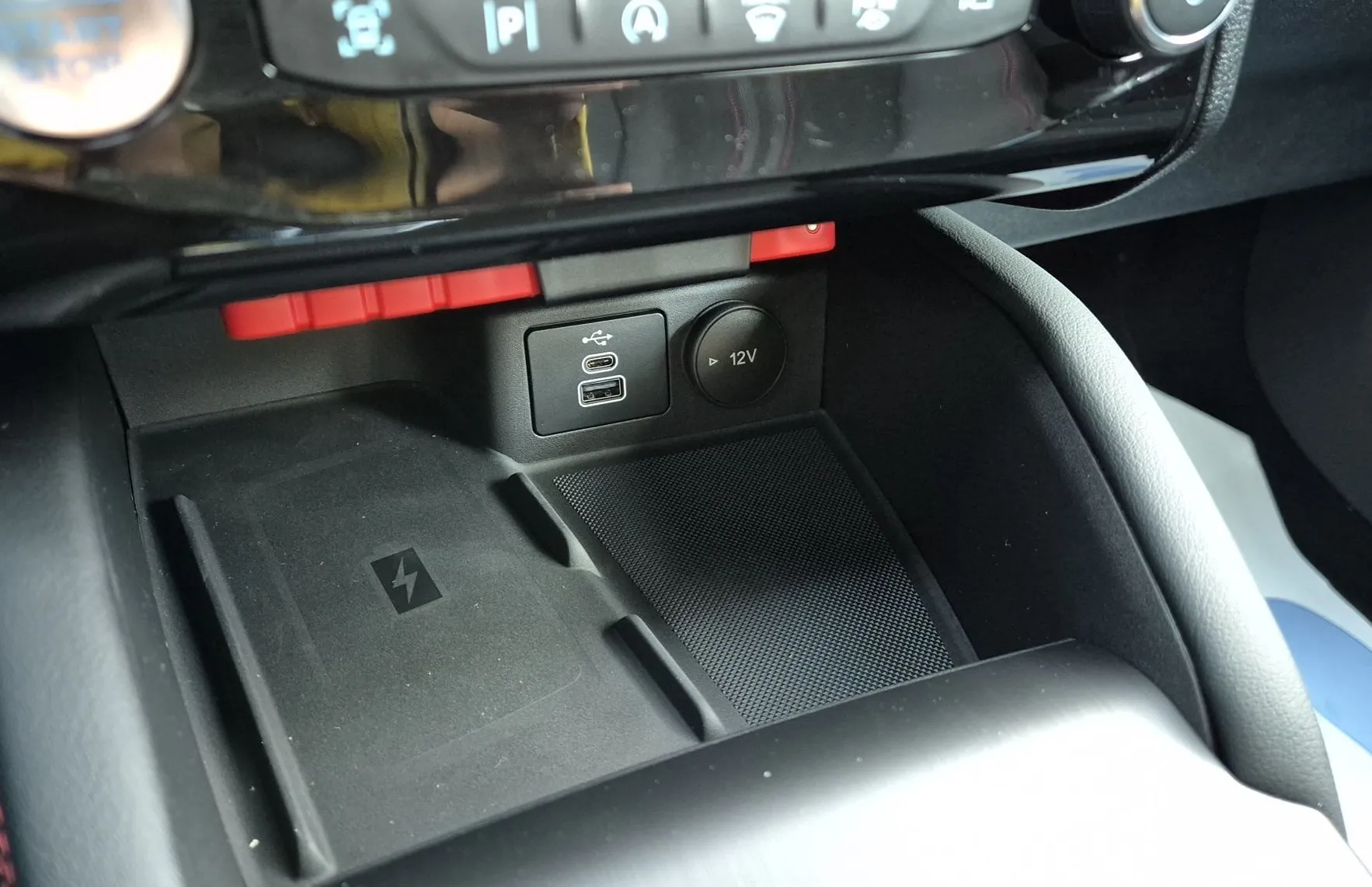 Zunanja slika - Ford Kuga - ST-Line X 1.5 EcoBoost 186PS A8-NA ZALOGI - 16