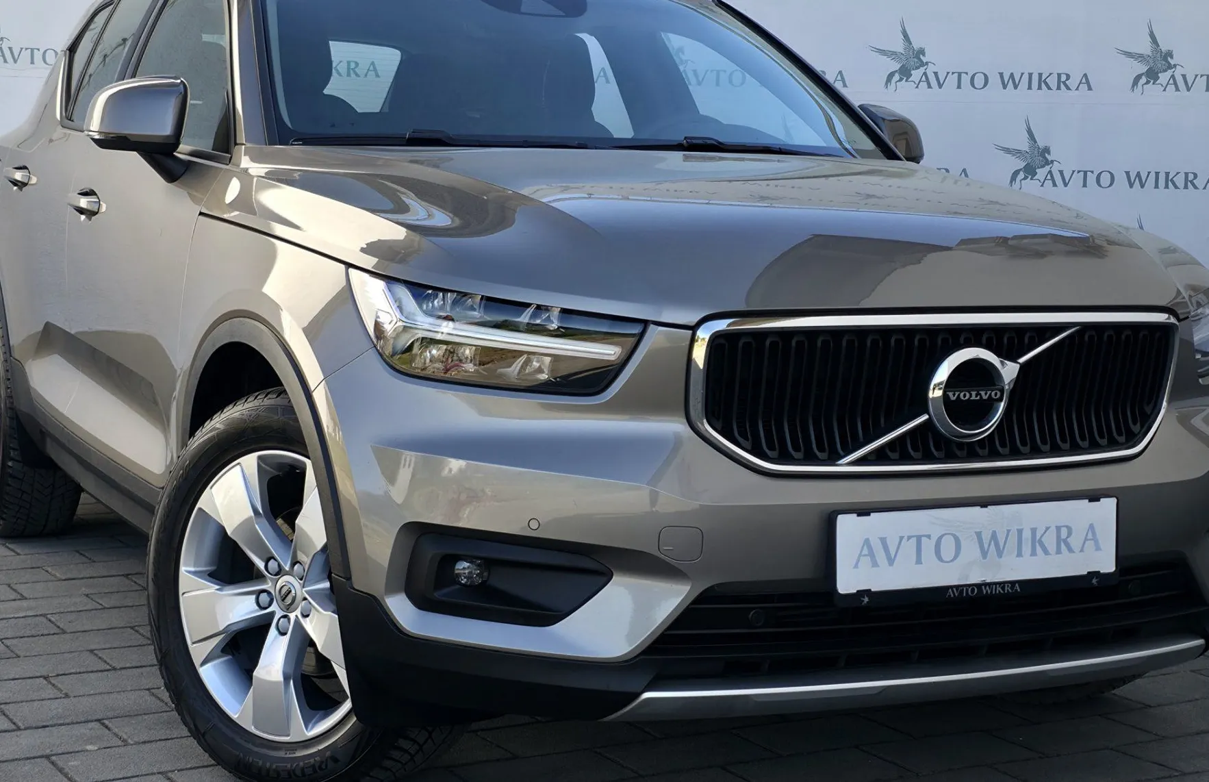 Zunanja slika - Volvo XC40 - D3 Momentum Pro FULLED•LANE•VIRTUAL•GRETJE•KEYLESS - 1