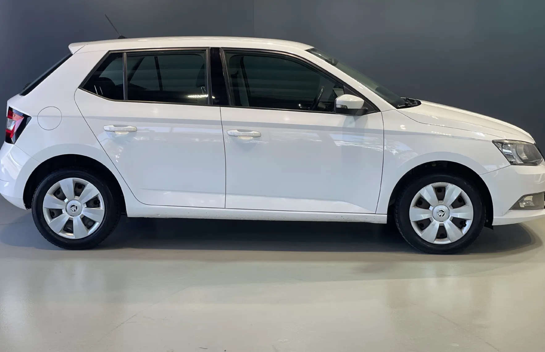 Zunanja slika - Škoda Fabia - 1.4TDI-KLIMA-TEMPOMAT-TOUCH SCREEN - 4