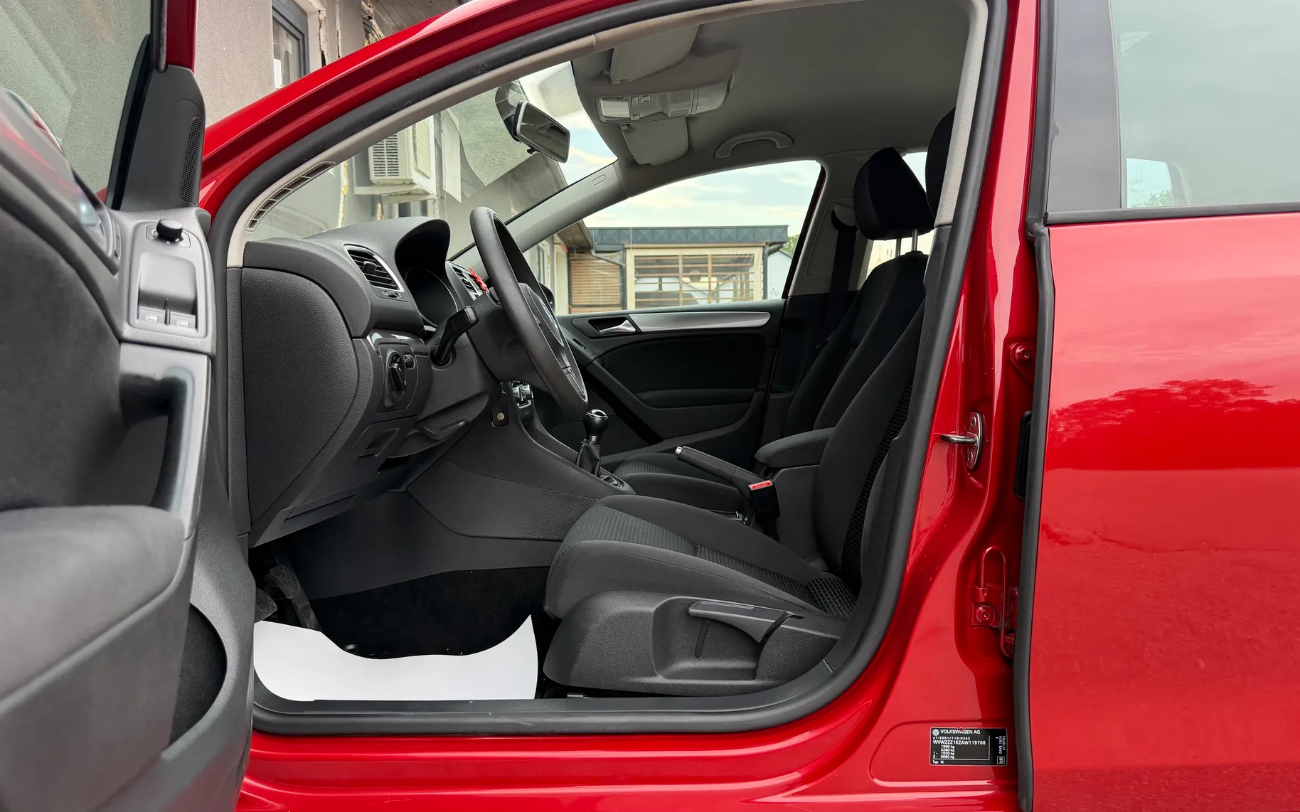 Zunanja slika - Volkswagen Golf - 1.6 TDI 1.LASTNIK SLO.VOZILO KLIMA ALU 17 - 11