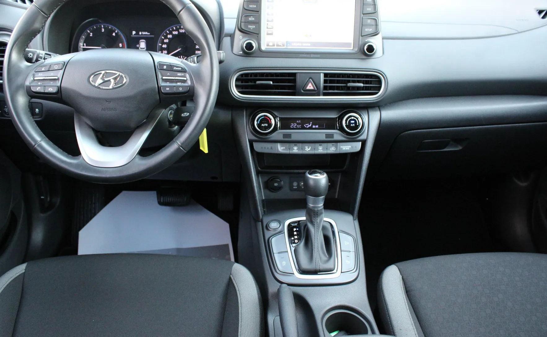 Zunanja slika - Hyundai Kona - 1.6 CRDi 136 BUSINESS DCT KAMERA LED ALU PDC - 10