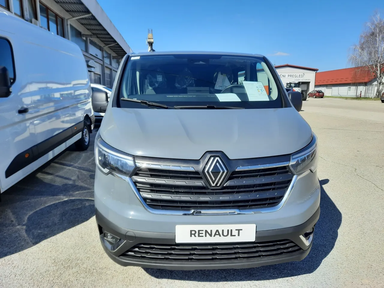 Zunanja slika - Renault Trafic - Podaljšana kabina - 1