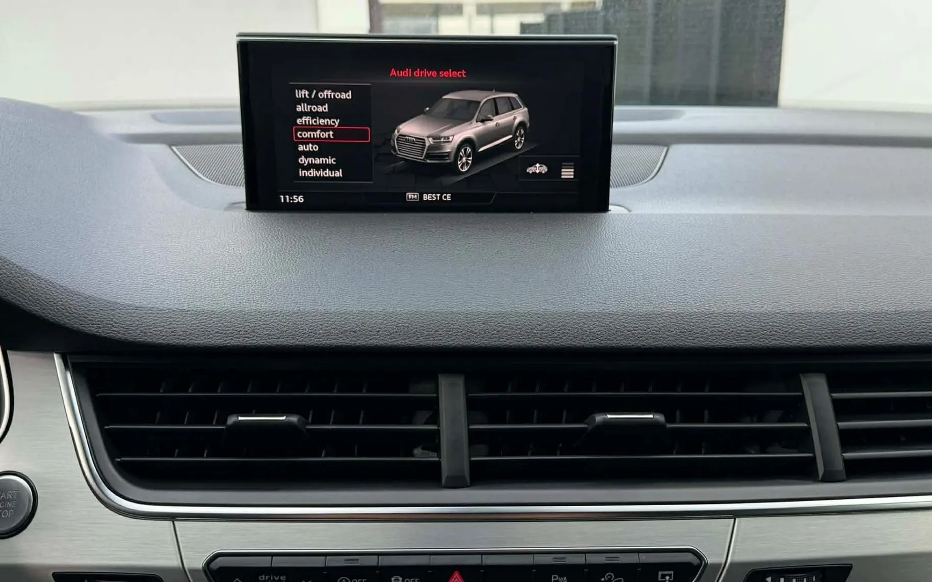 Notranja slika - Audi Q7 - 3.0 TDI-Q-3X S LINE-MATRIX-ZRAČNO-LIZING ZA TUJC - 12