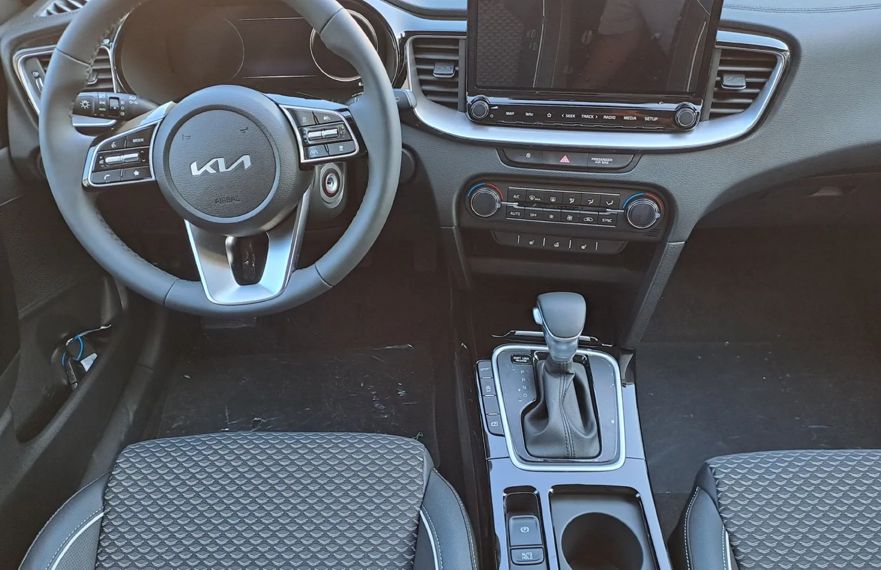 Zunanja slika - KIA XCeed - 1.6 T-GDi EX WAY ISG.7DCT 110 kW - 6
