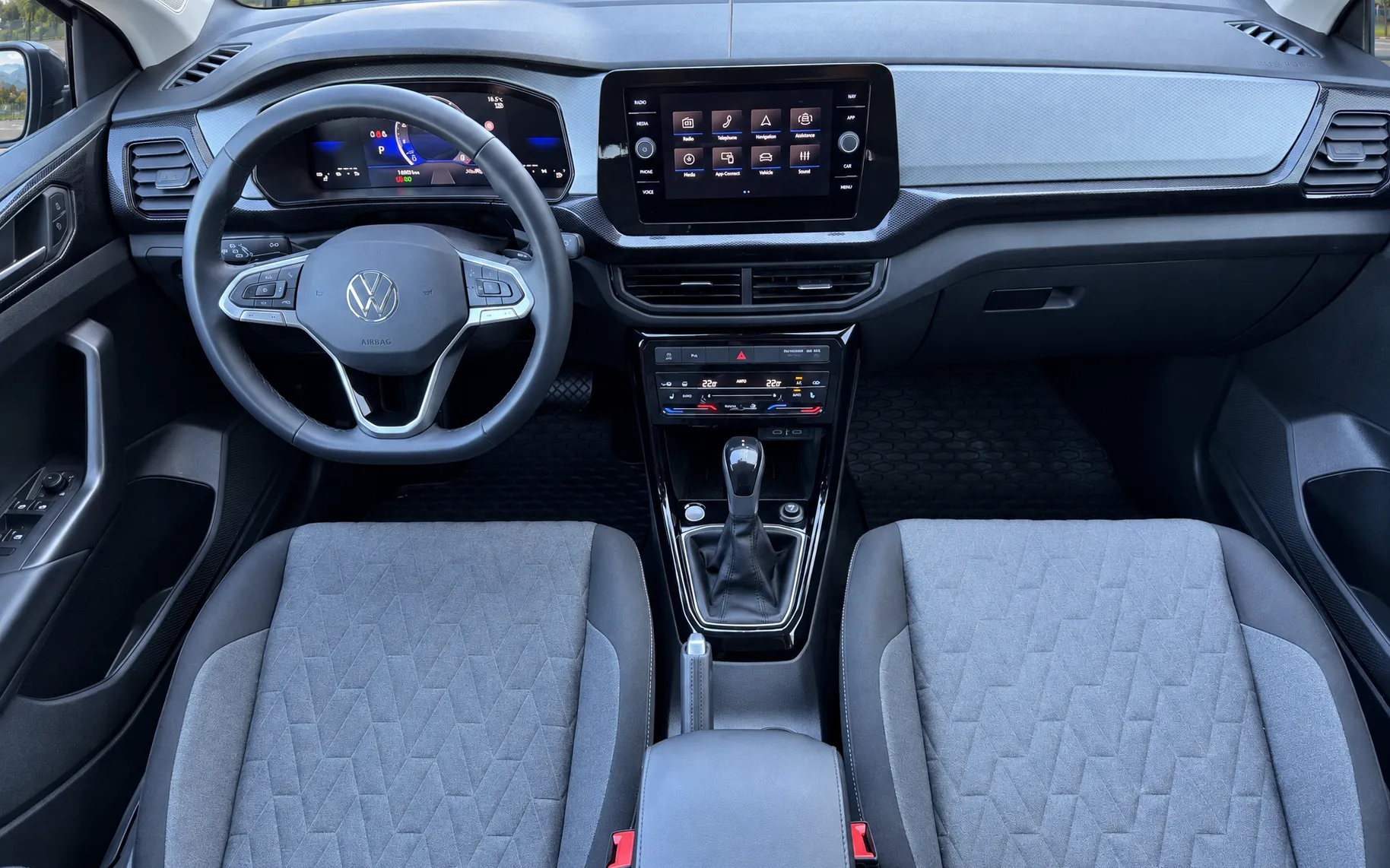 Notranja slika - Volkswagen T-Cross - 1.0 TSI BMT 4All DSG-SLO-ACC-Mrtvi kot-PDC-Kamera. - 10