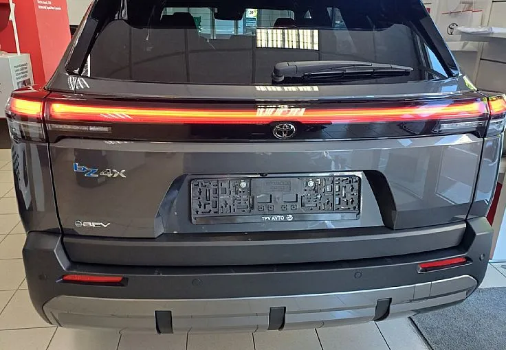 Zunanja slika - Toyota bZ4x - Touring Executive  74.7 kWh - 3