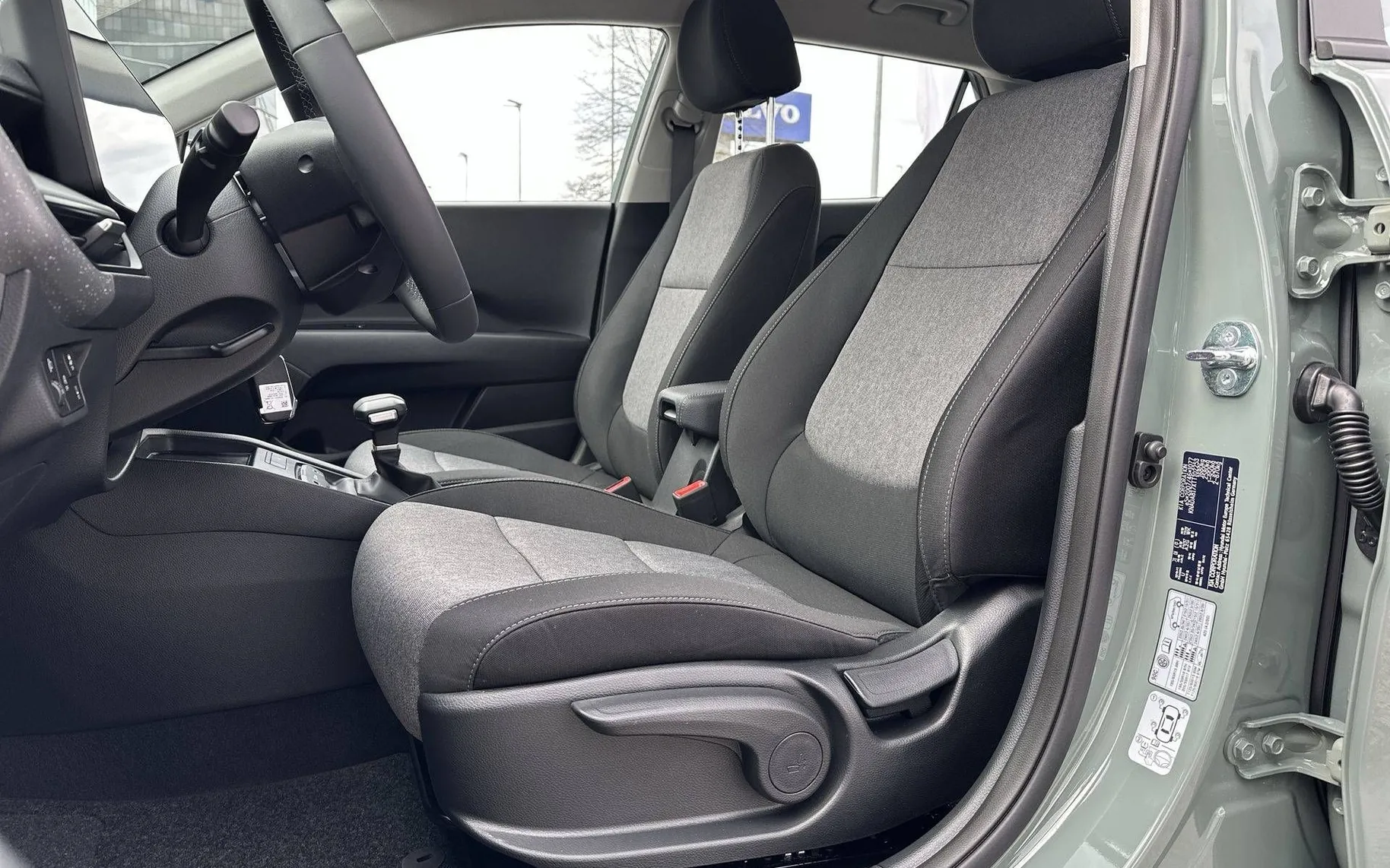 Notranja slika - KIA Stonic - 1.0 T-GDi LX Life DCT... - 10