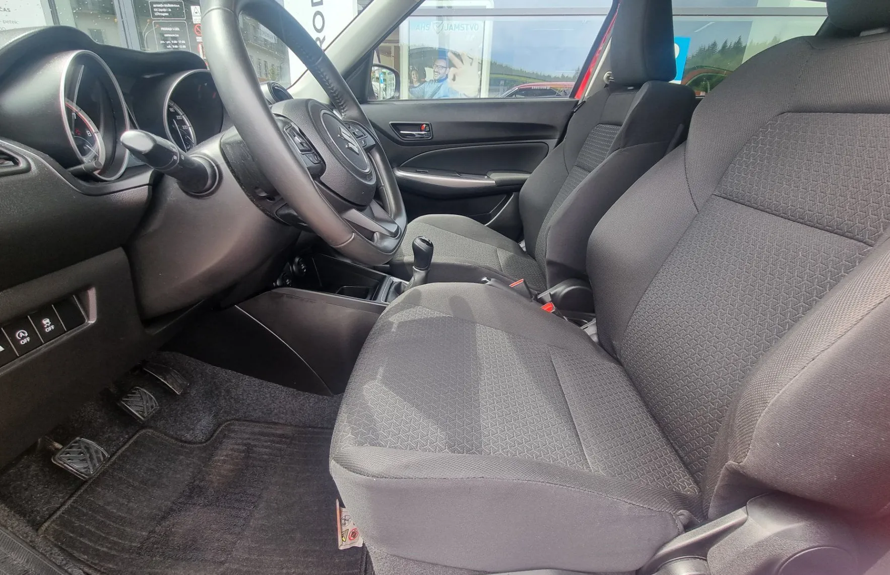Zunanja slika - Suzuki Swift - 1.2 MHEV 4X4 - ODLIČNO OHRANJEN - AKCIJSKA CENA - 14
